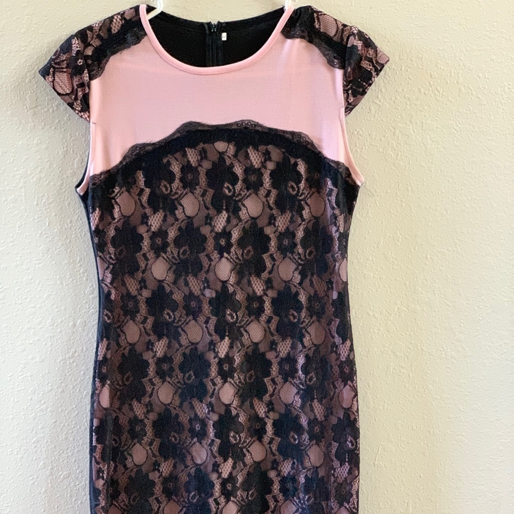 Flattering dress pink with lace gorgeous